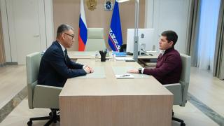 Дмитрий Артюхов провел рабочую встречу с главой Тазовского района Виктором Югаем