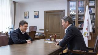 Дмитрий Артюхов и Алексей Комиссаров обсудили вопросы сотрудничества
