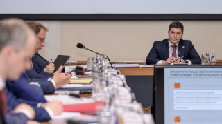 Дмитрий Артюхов в Ноябрьске провел выездное заседание Совета глав