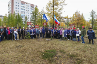 В Надыме прошла очередная акция по посадке деревьев